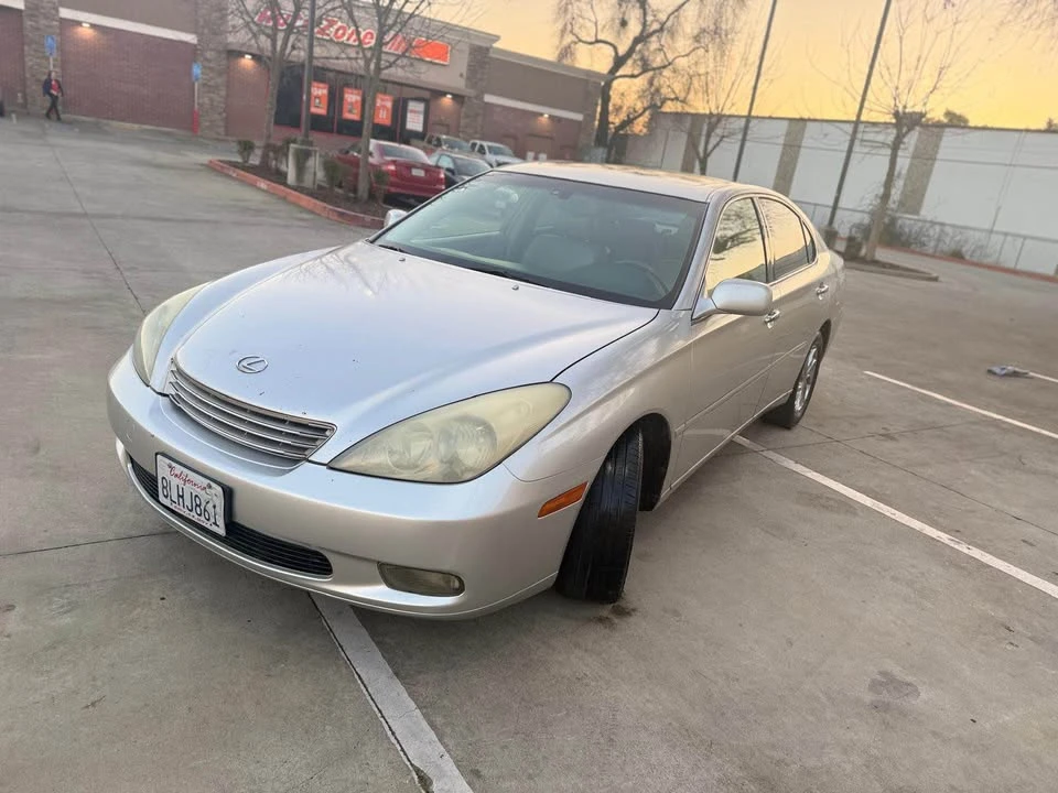 2004 Lexus ES 4th Gen - Image 11 of 12