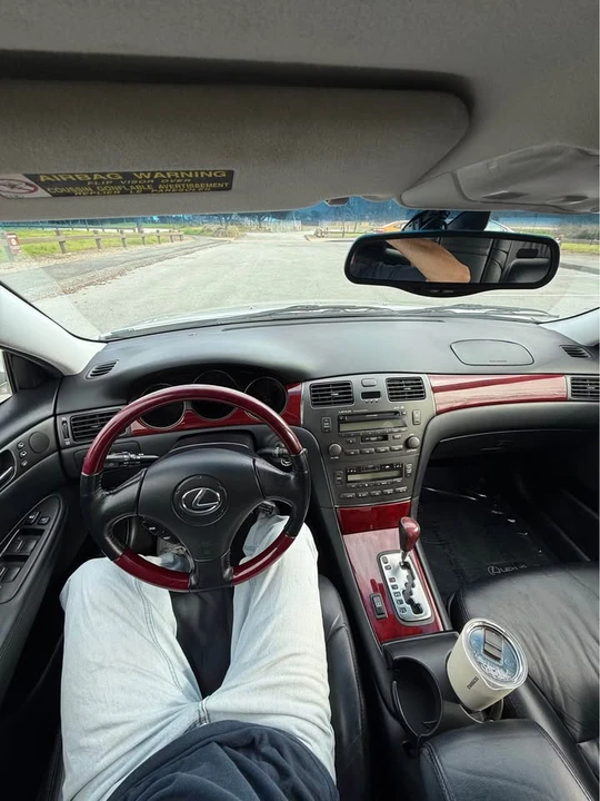 2004 Lexus ES 4th Gen - Image 5 of 6