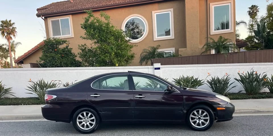 2004 Lexus ES 4th Gen - Image 2 of 9