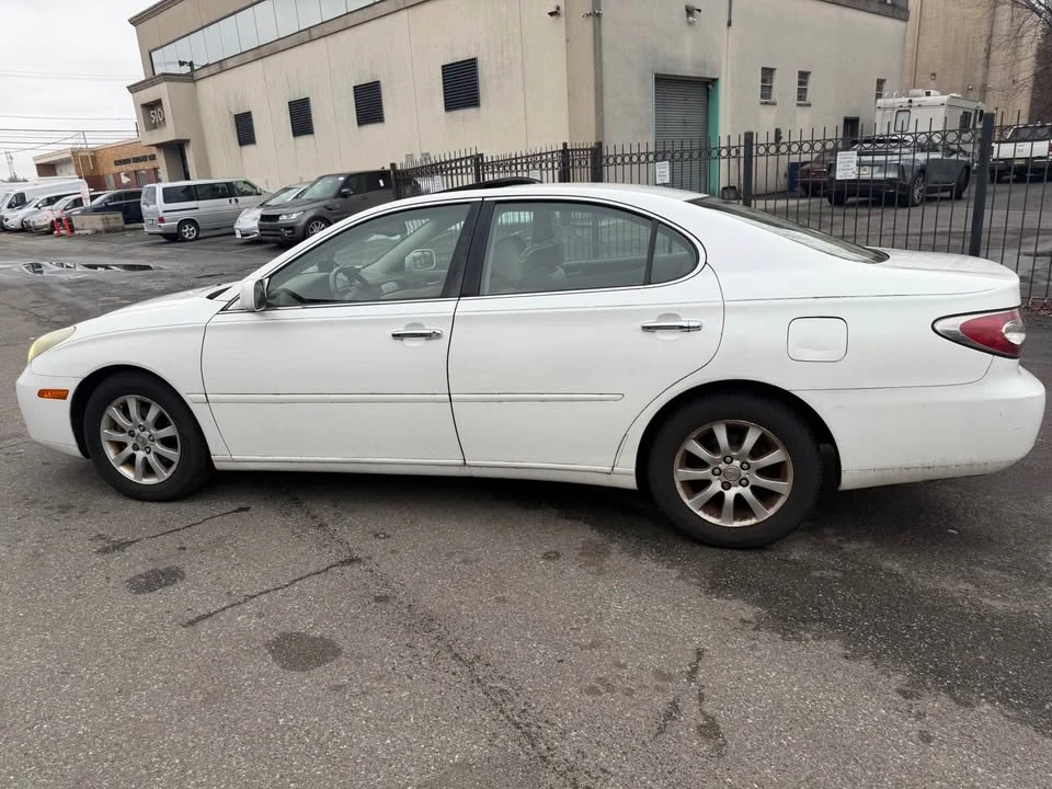 2004 Lexus ES 4th Gen - Image 8 of 15