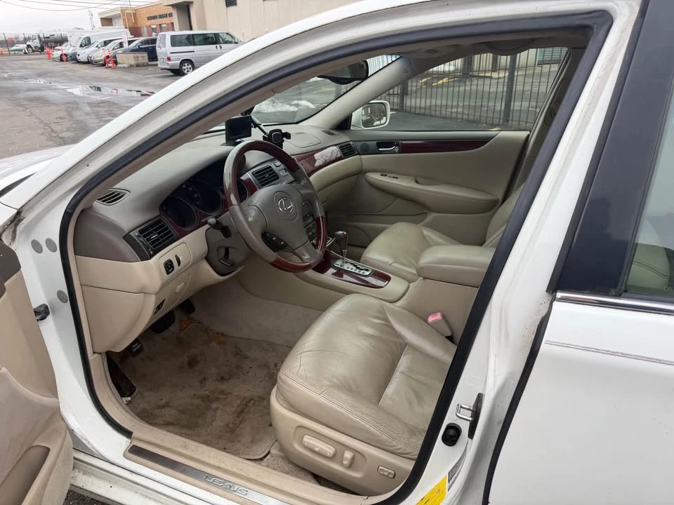 2004 Lexus ES 4th Gen - Image 9 of 15