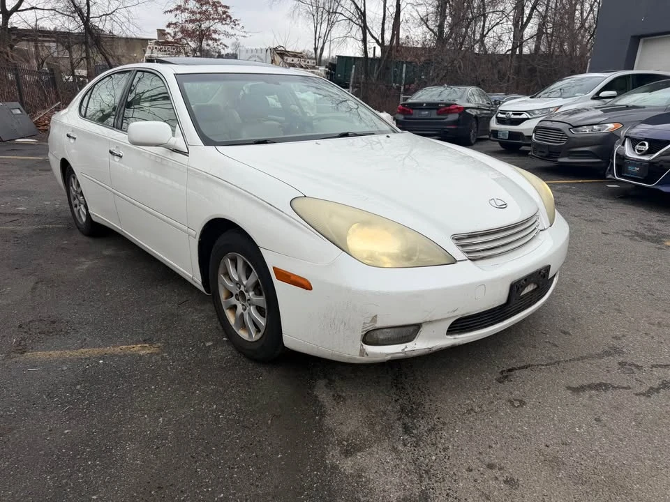 2004 Lexus ES 4th Gen - Image 3 of 15