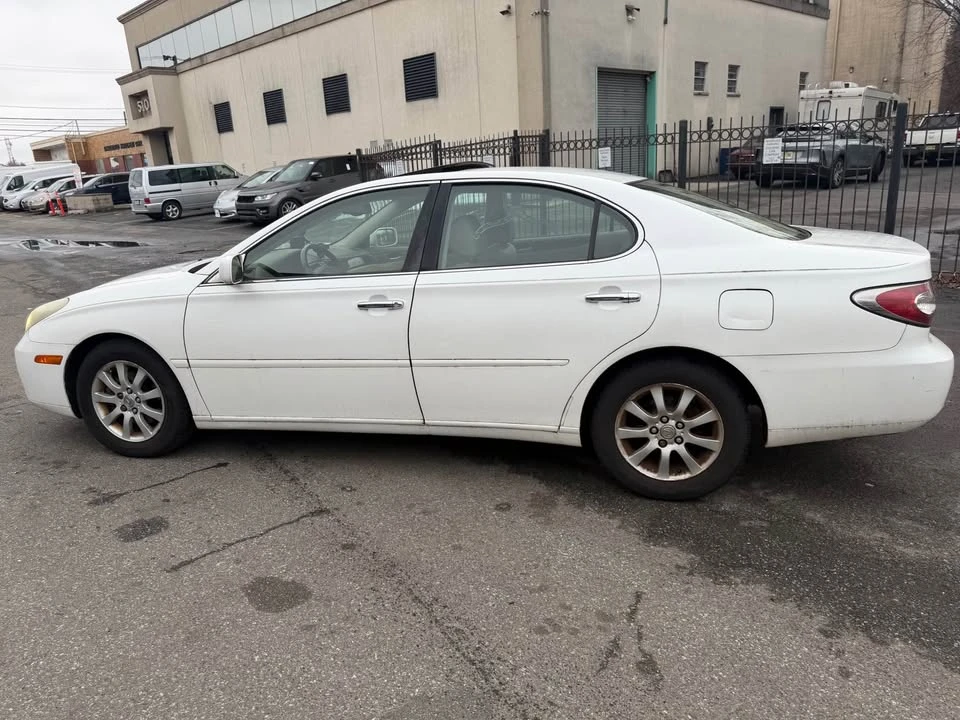2004 Lexus ES 4th Gen - Image 8 of 15
