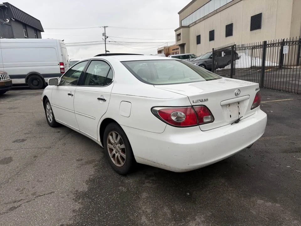 2004 Lexus ES 4th Gen - Image 7 of 15