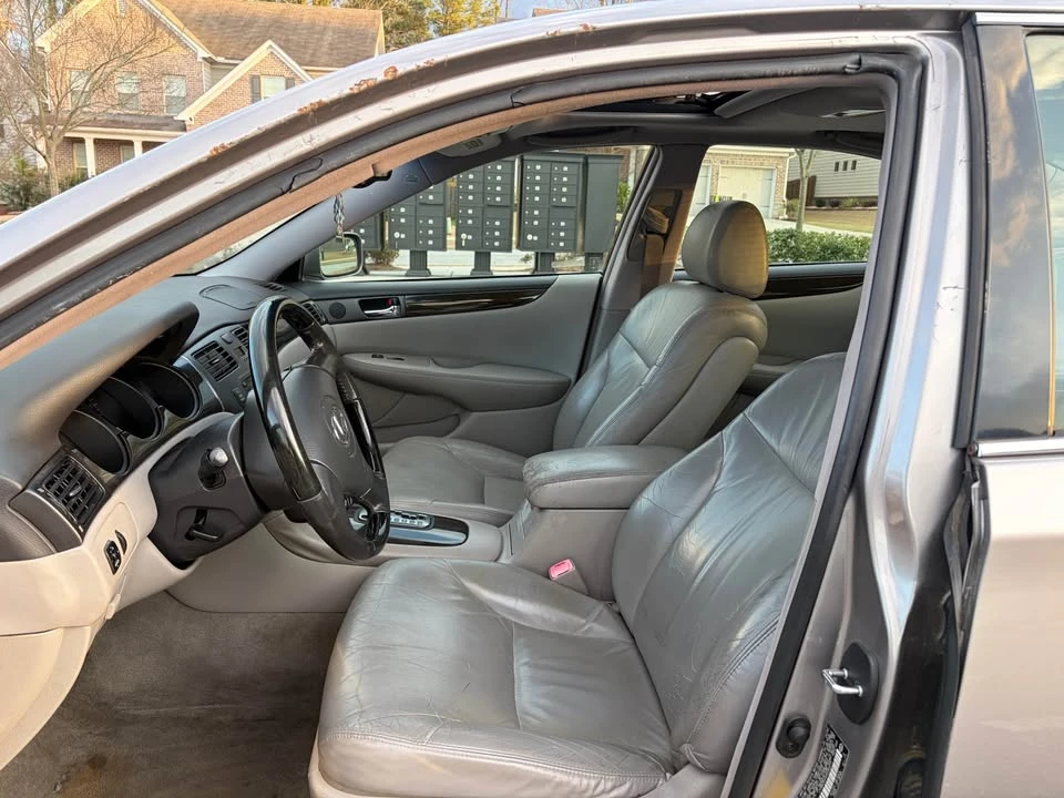 2004 Lexus ES 4th Gen - Image 5 of 9
