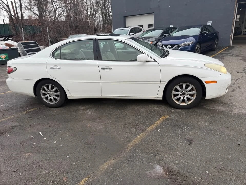 2004 Lexus ES 4th Gen - Image 4 of 15