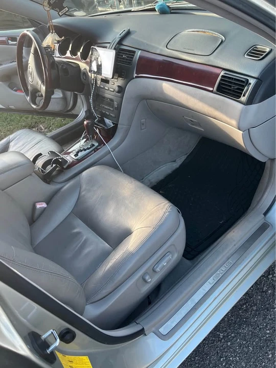 2004 Lexus ES 4th Gen - Image 4 of 4