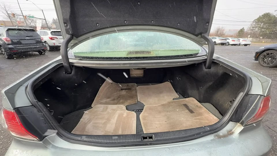 2004 Lexus ES 4th Gen - Image 12 of 12