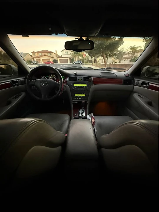 2004 Lexus ES 4th Gen - Image 7 of 15