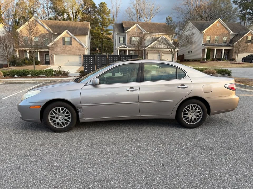 2004 Lexus ES 4th Gen - Image 2 of 9