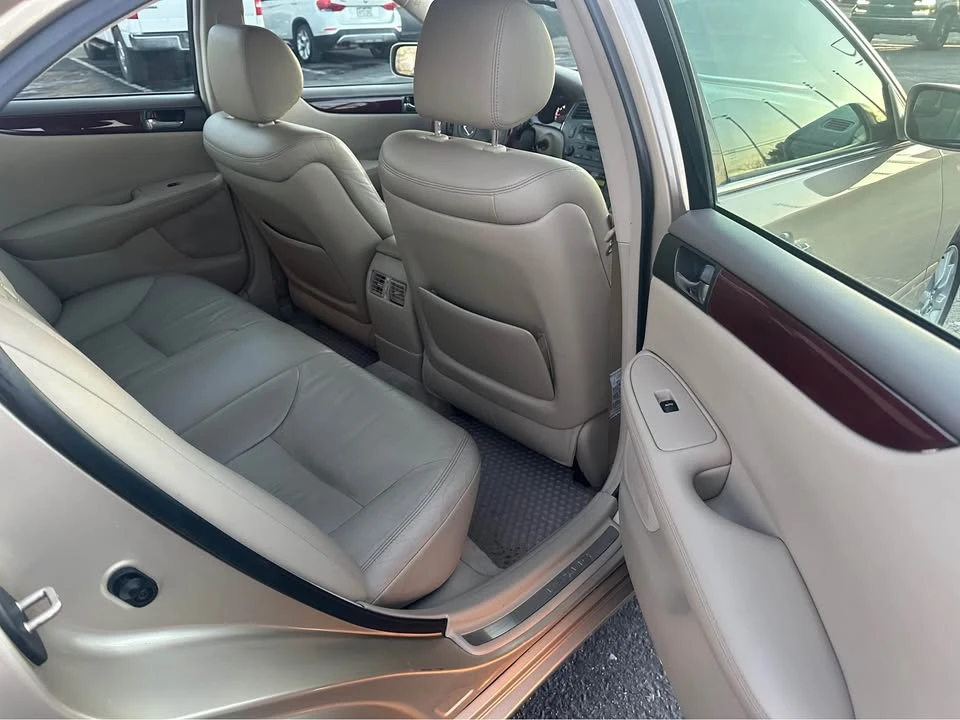 2004 Lexus ES 4th Gen - Image 5 of 12