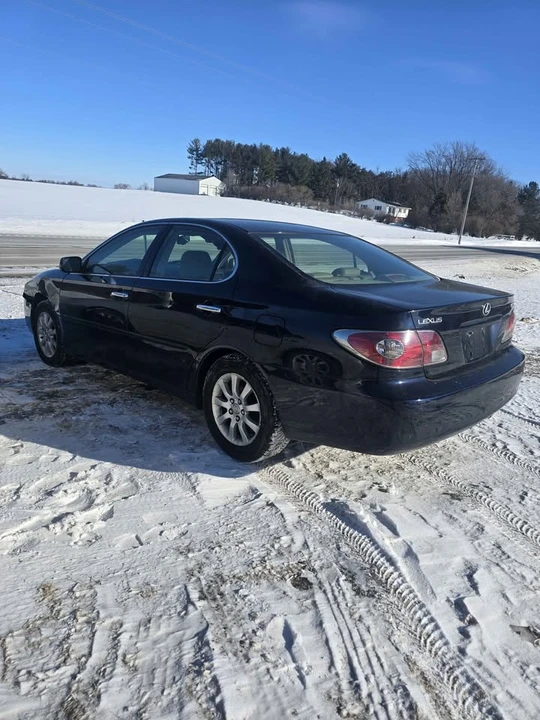 2004 Lexus ES 4th Gen - Image 9 of 13