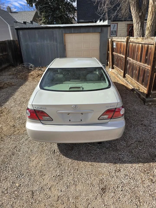 2004 Lexus ES 4th Gen - Image 2 of 12