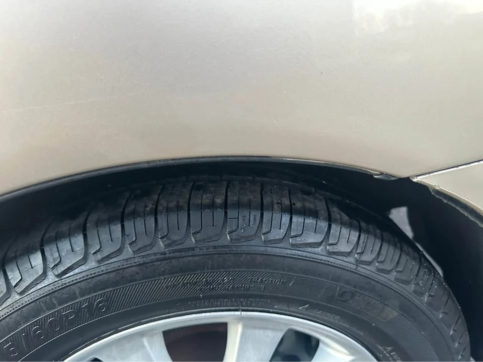 2004 Lexus ES 4th Gen - Image 9 of 12