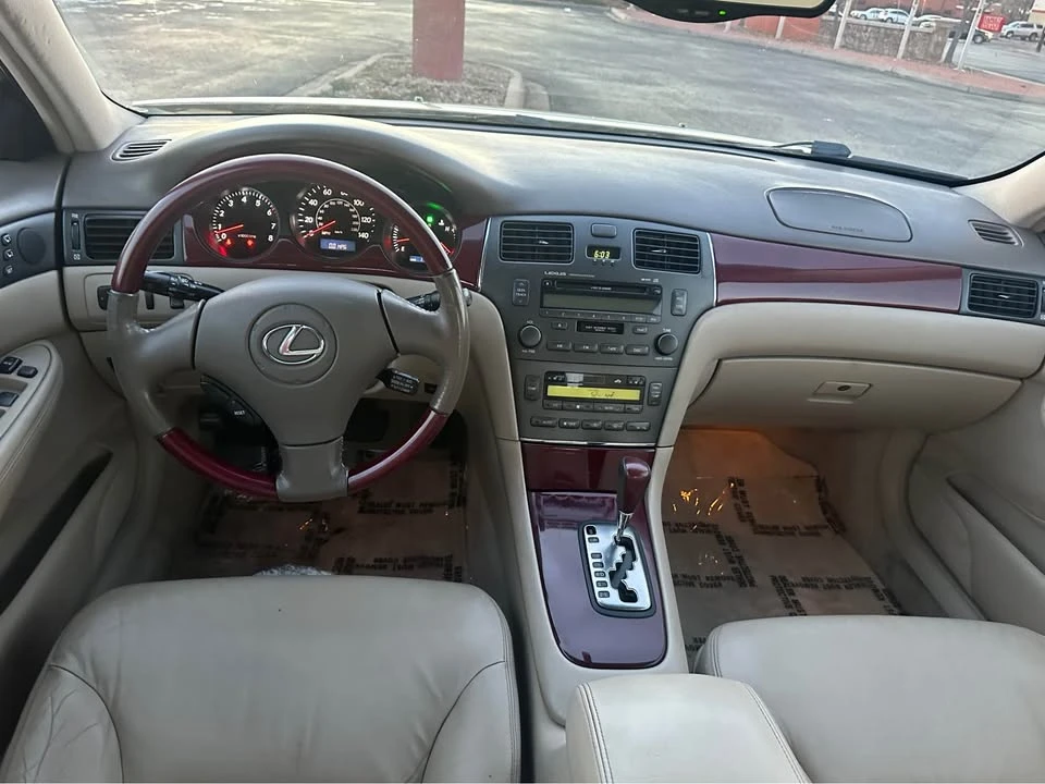 2004 Lexus ES 4th Gen - Image 12 of 12