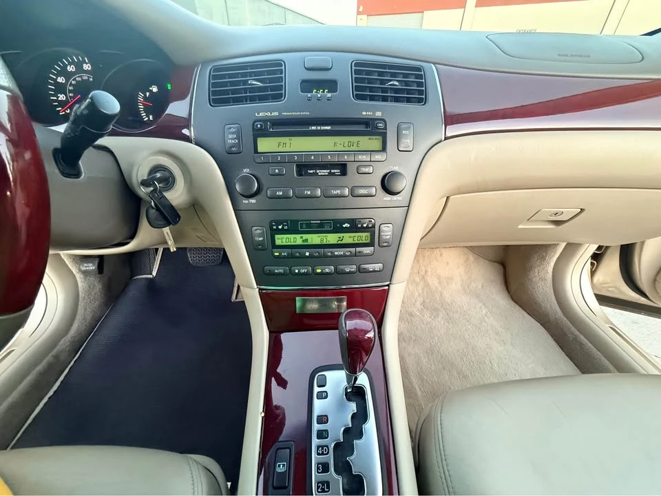 2004 Lexus ES 4th Gen - Image 12 of 19