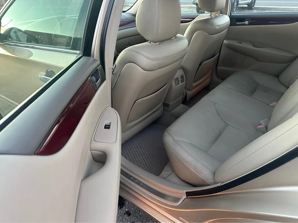 2004 Lexus ES 4th Gen - Image 6 of 12