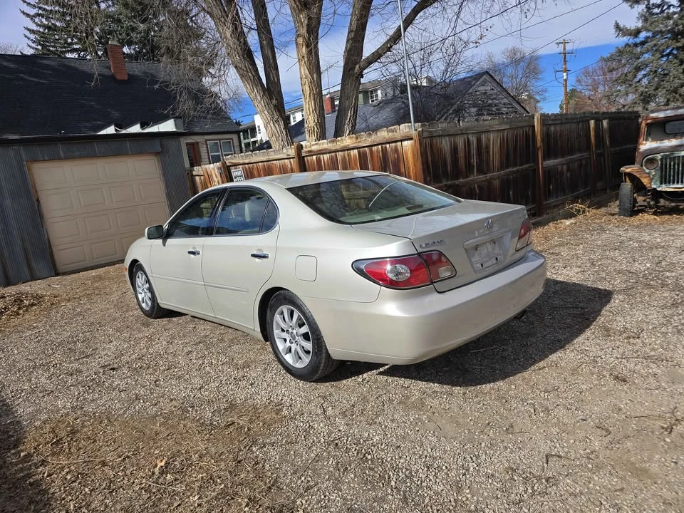 2004 Lexus ES 4th Gen - Image 3 of 12