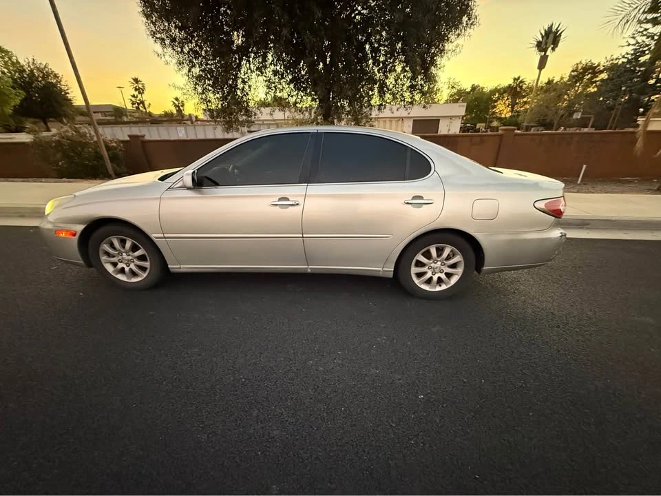 2004 Lexus ES 4th Gen - Image 5 of 15