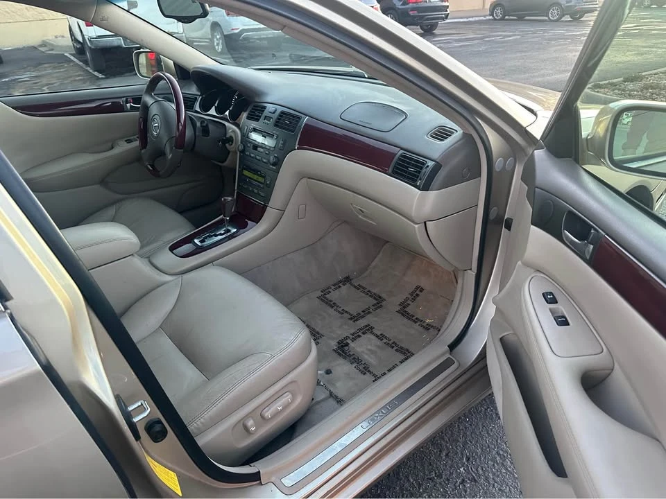 2004 Lexus ES 4th Gen - Image 8 of 12