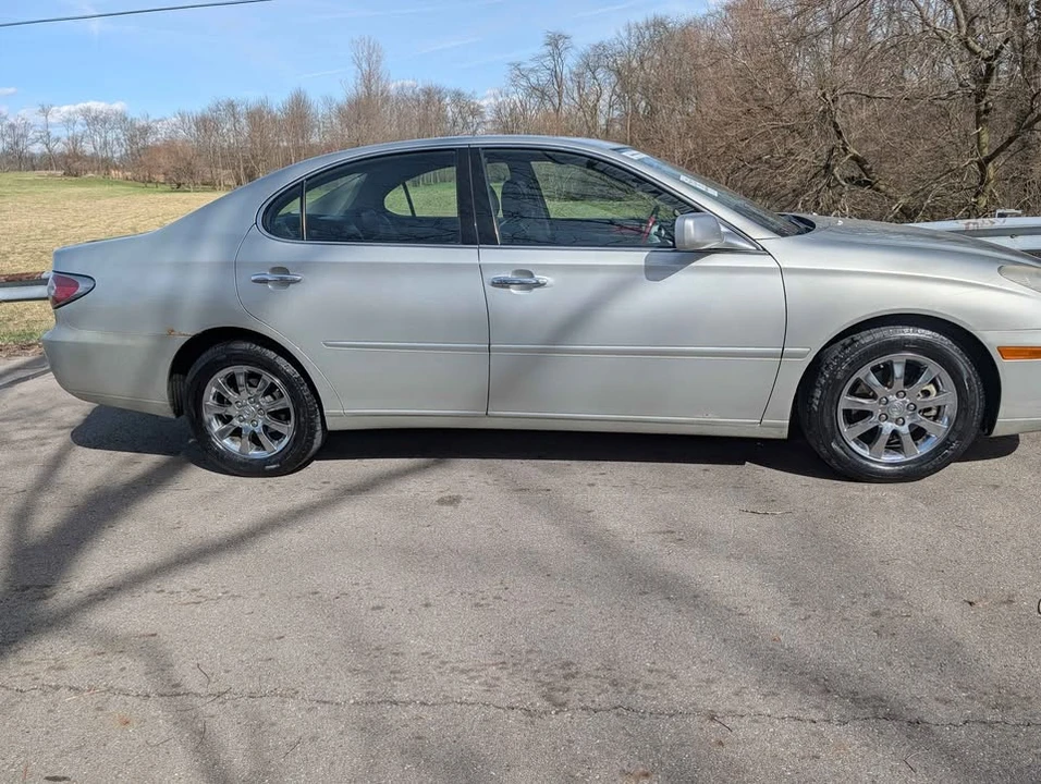 2004 Lexus ES 4th Gen - Image 19 of 20