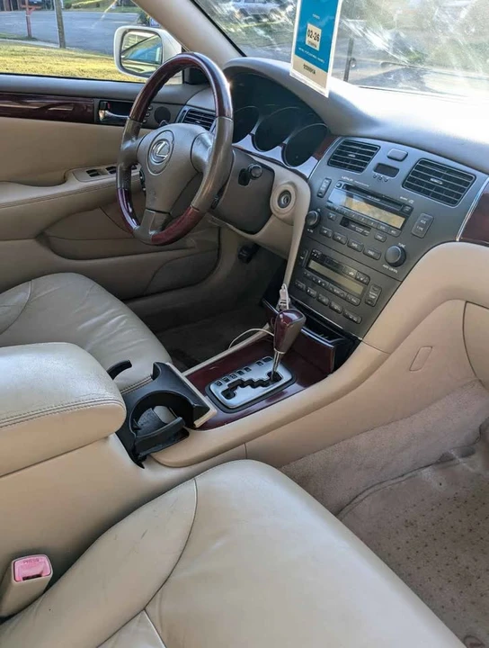2004 Lexus ES 4th Gen - Image 2 of 9