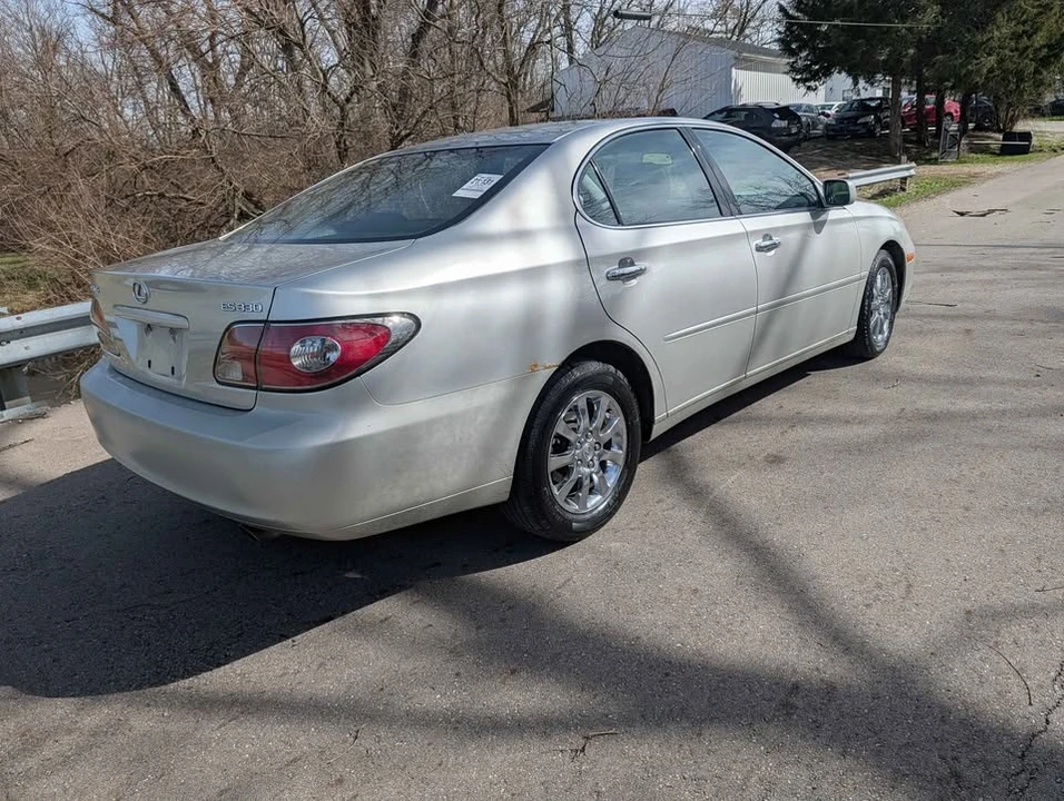 2004 Lexus ES 4th Gen - Image 2 of 20