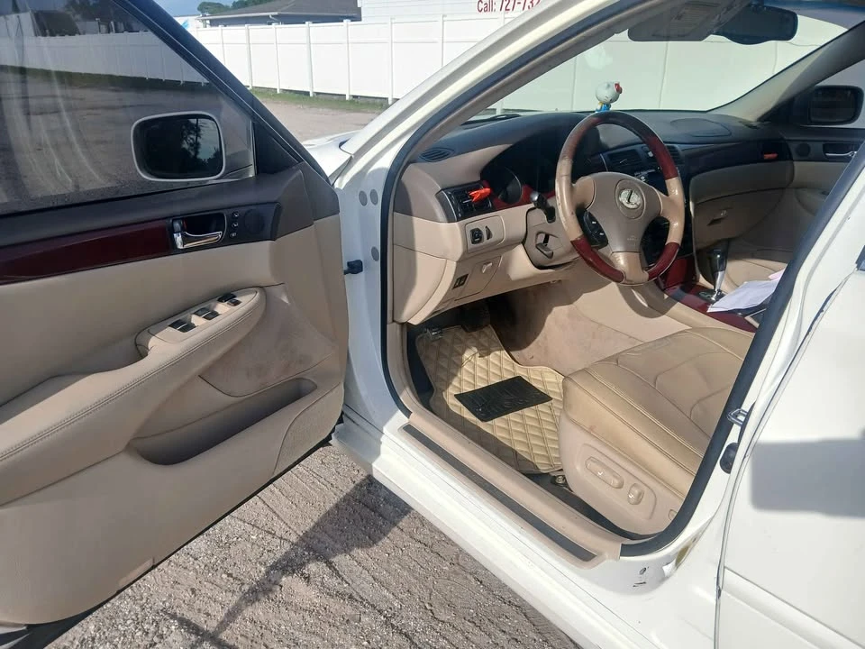 2004 Lexus ES 4th Gen - Image 9 of 10