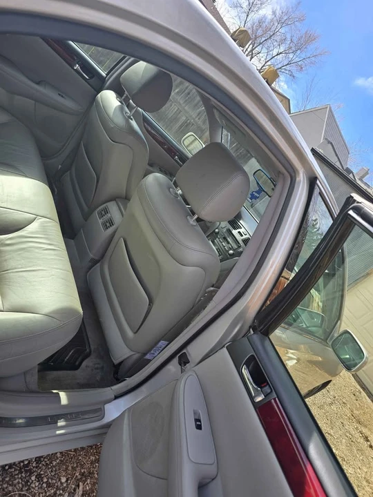 2004 Lexus ES 4th Gen - Image 10 of 12