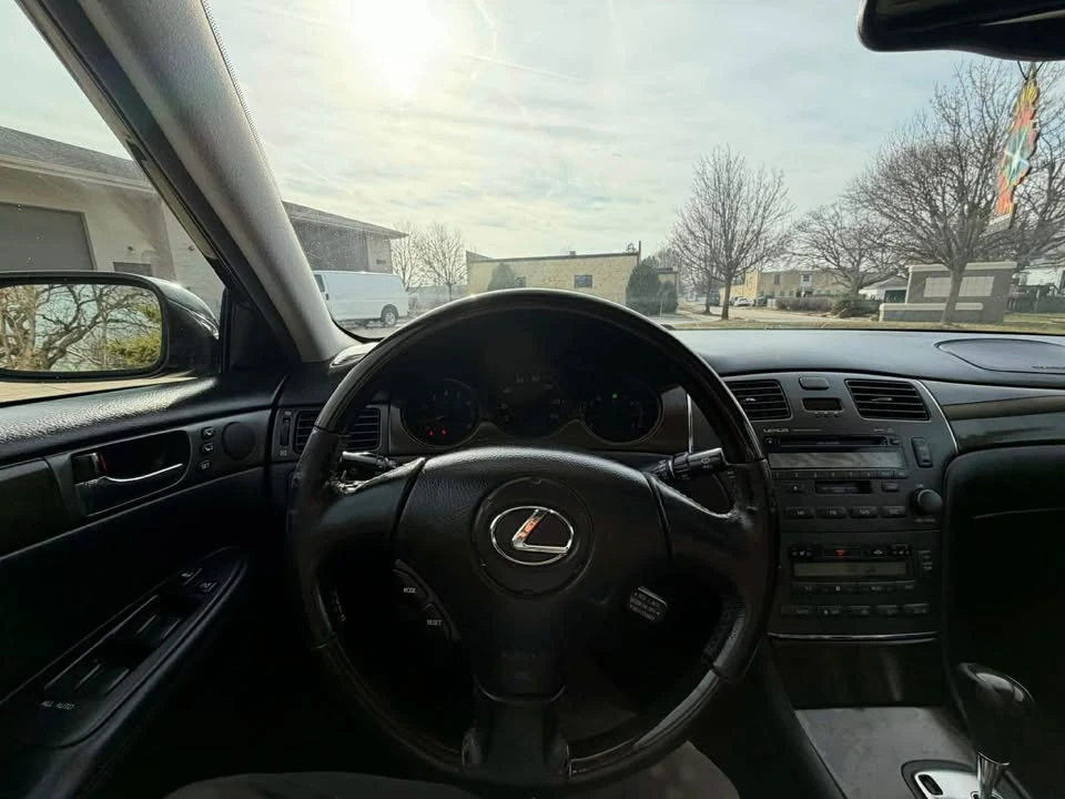 2004 Lexus ES 4th Gen - Image 3 of 11