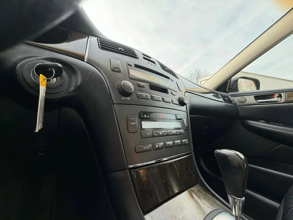 2004 Lexus ES 4th Gen - Image 7 of 11