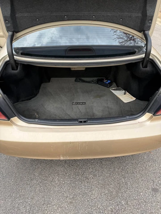 2004 Lexus ES 4th Gen - Image 10 of 13