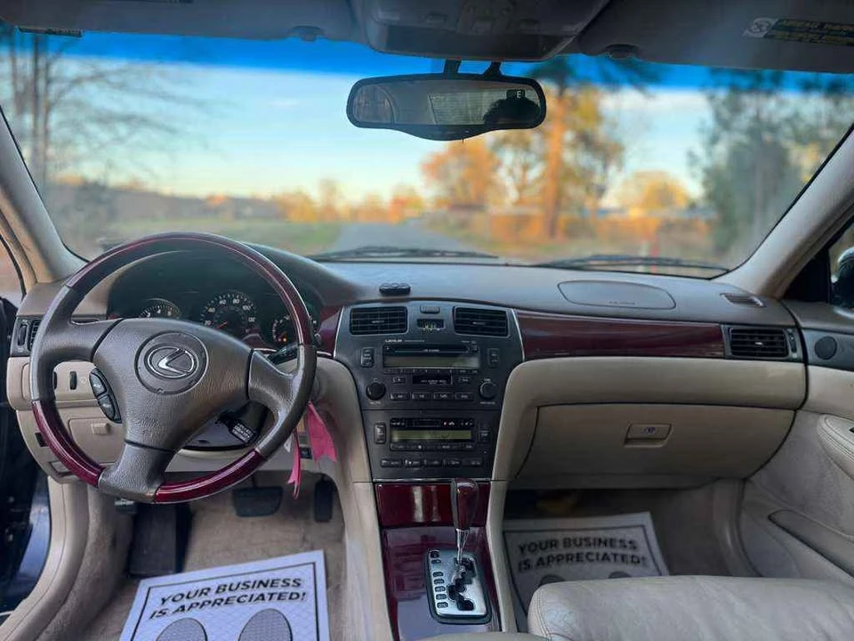 2004 Lexus ES 4th Gen - Image 16 of 18