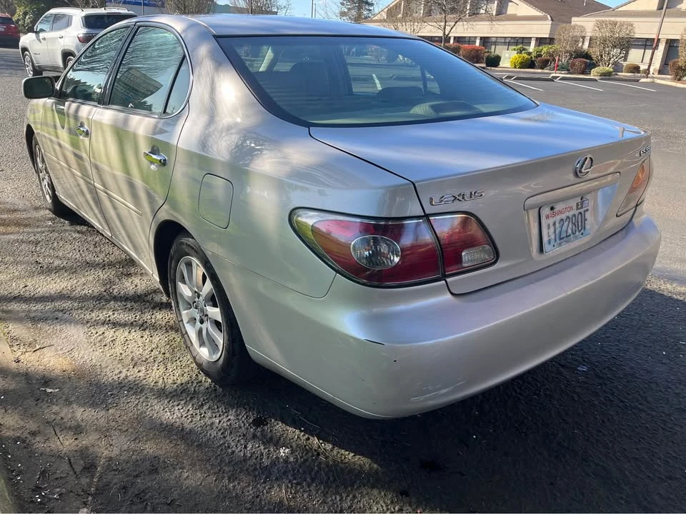 2004 Lexus ES 4th Gen - Image 3 of 9