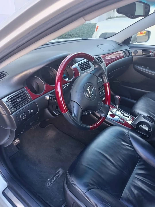2004 Lexus ES 4th Gen - Image 14 of 16