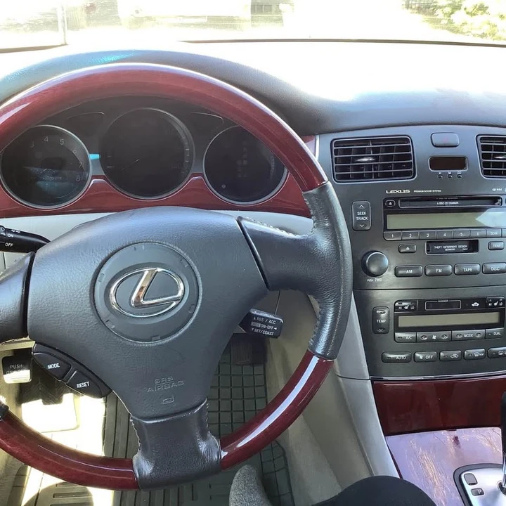 2004 Lexus ES 4th Gen - Image 8 of 16