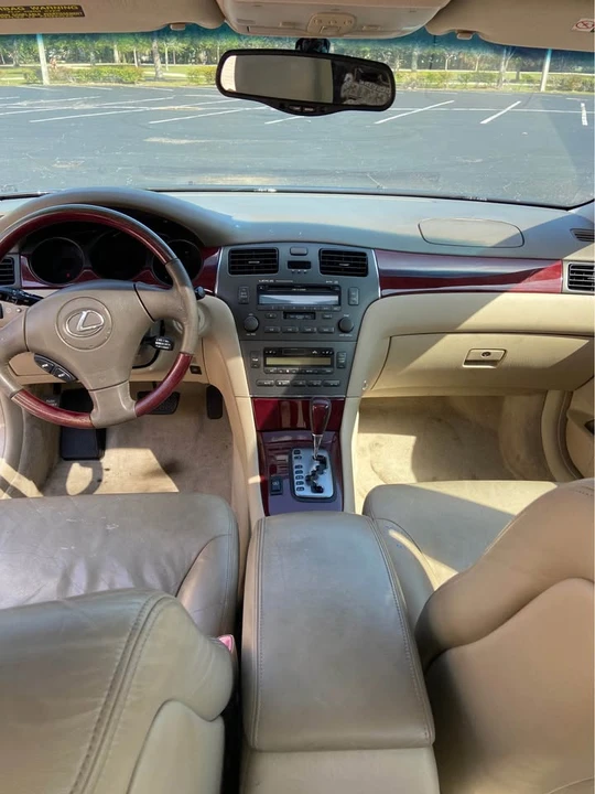 2004 Lexus ES 4th Gen - Image 10 of 12