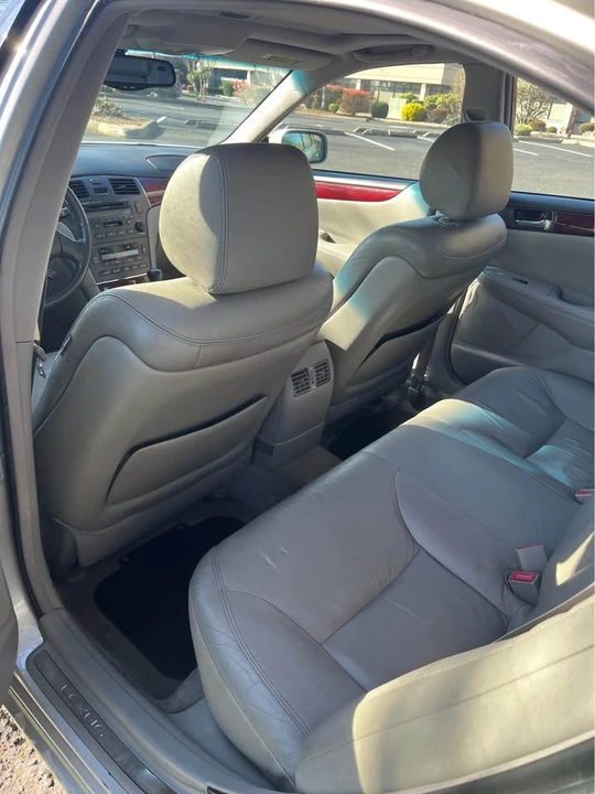 2004 Lexus ES 4th Gen - Image 8 of 9