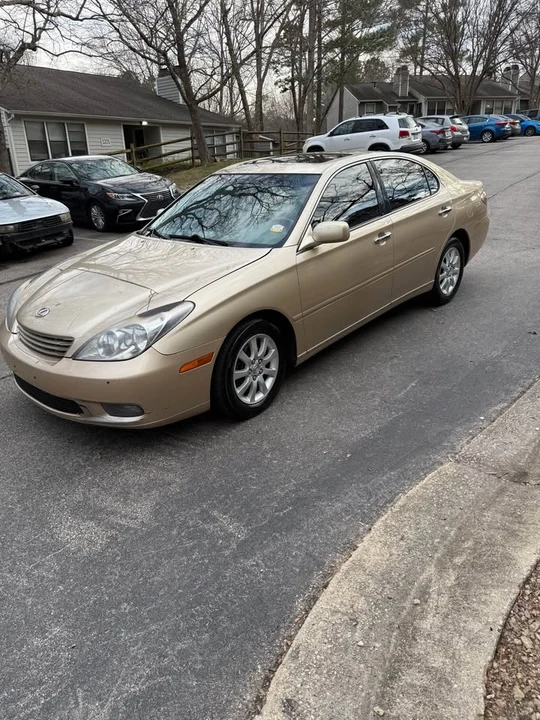 2004 Lexus ES 4th Gen - Image 2 of 13