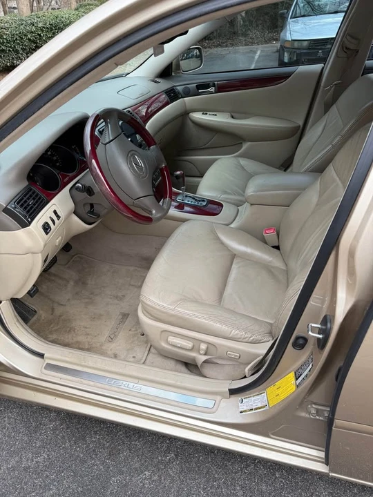 2004 Lexus ES 4th Gen - Image 7 of 13