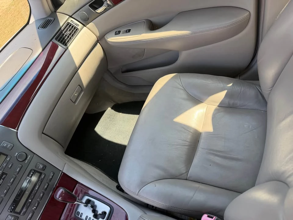 2004 Lexus ES 4th Gen - Image 12 of 12