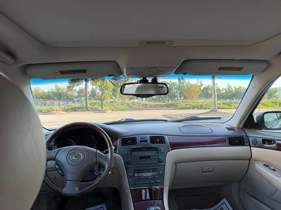 2004 Lexus ES 4th Gen - Image 14 of 19