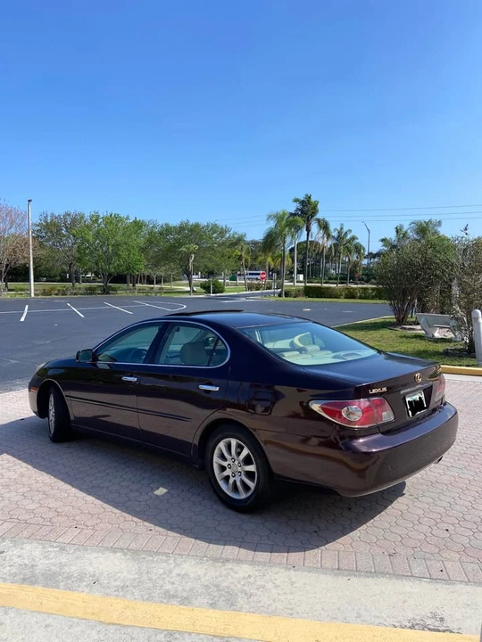 2004 Lexus ES 4th Gen - Image 7 of 12