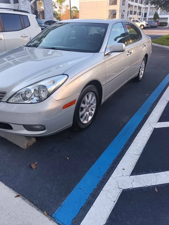 2004 Lexus ES 4th Gen - Image 2 of 16
