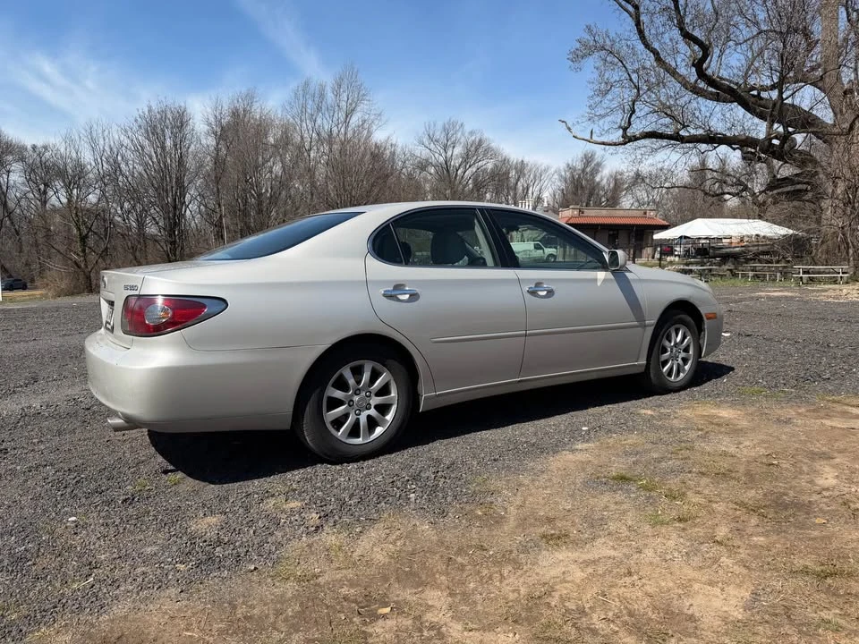 2004 Lexus ES 4th Gen - Image 7 of 12