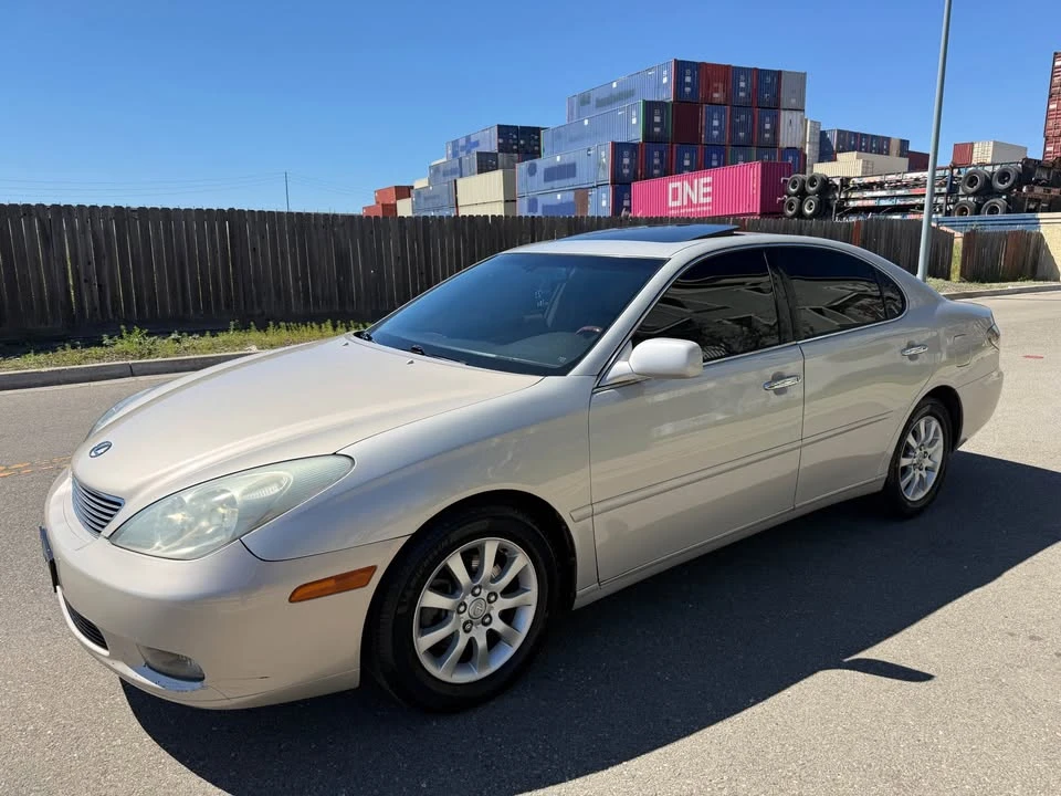 2004 Lexus ES 4th Gen - Image 2 of 10