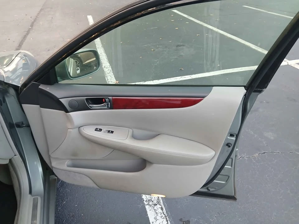 2004 Lexus ES 4th Gen - Image 16 of 20
