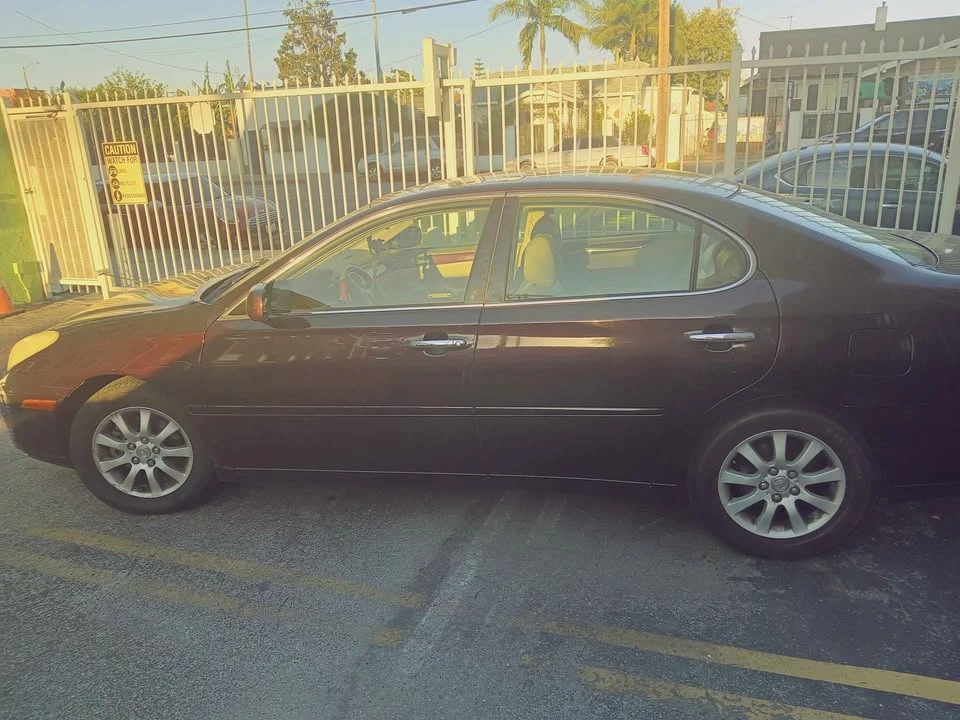 2004 Lexus ES 4th Gen - Image 2 of 11