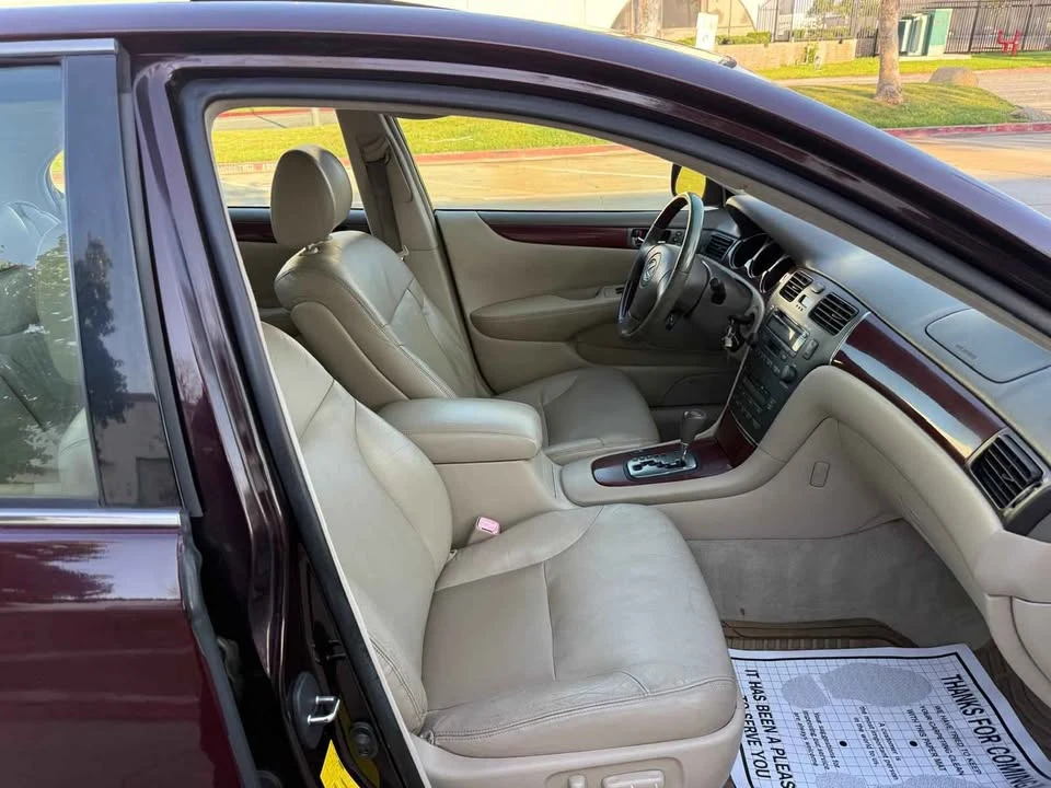 2004 Lexus ES 4th Gen - Image 17 of 19