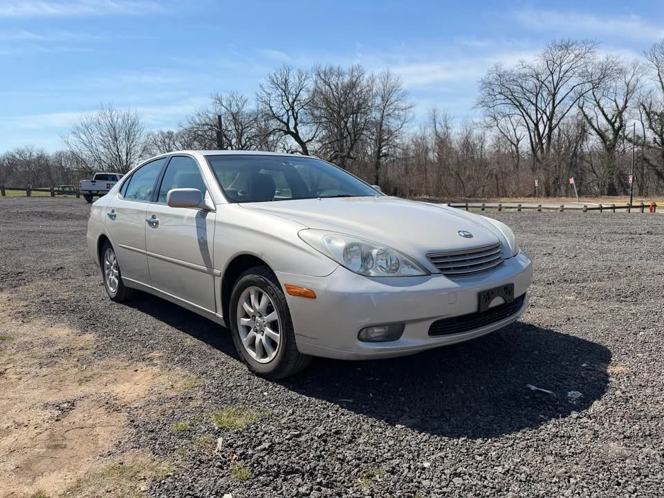 2004 Lexus ES 4th Gen - Image 5 of 12